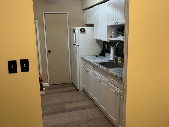 2 Williamsburg Ct #C