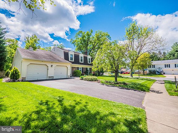 2nd image of 1629 Winterwood Pl