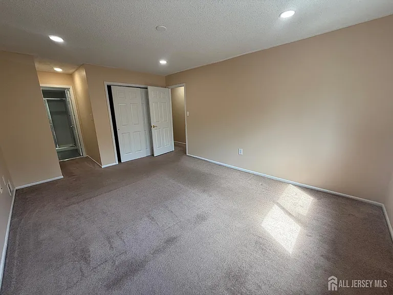 1502 Edison Glen Ter — Photo 17
