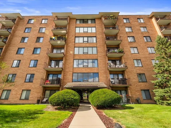 1747 W Crystal Ln Unit 610, Mount Prospect, IL 60056