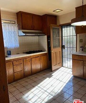 5th image of 6400 W 85th St