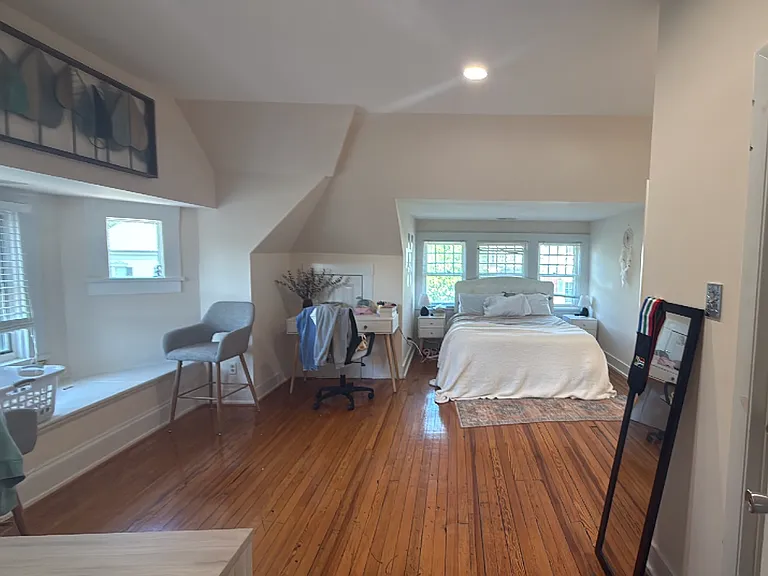 303 W Freemason St #5 — Photo 2
