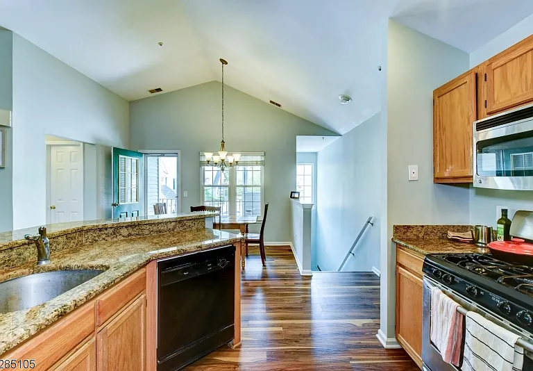 5803 Tudor Dr — Photo 14