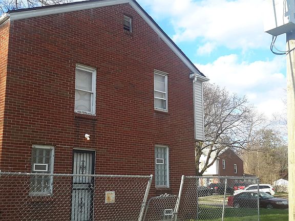 3rd image of 11303 Grandville Ave