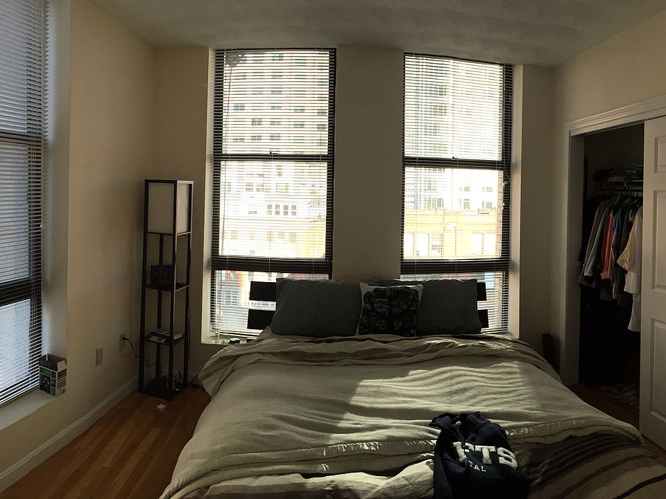 2nd image of 44 Beach St