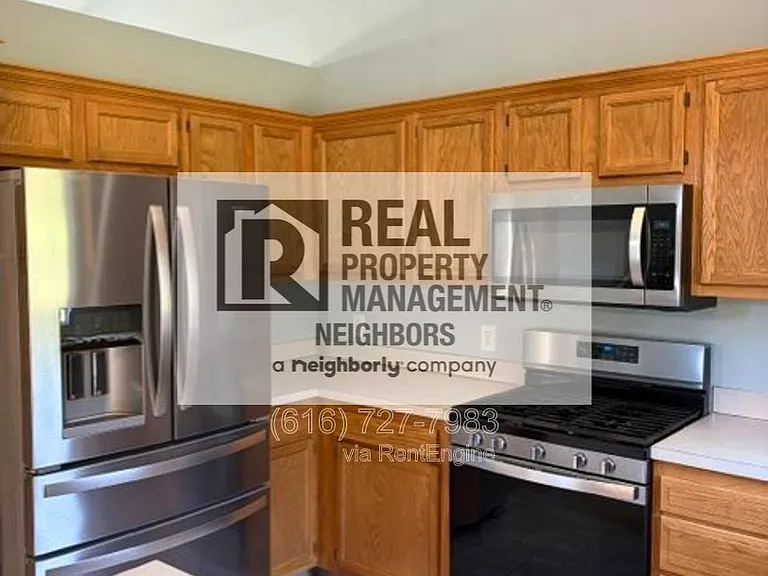 1636 Northbend Dr NE — Photo 22