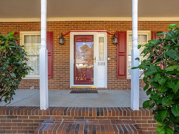4th image of 125 Woodbridge Dr
