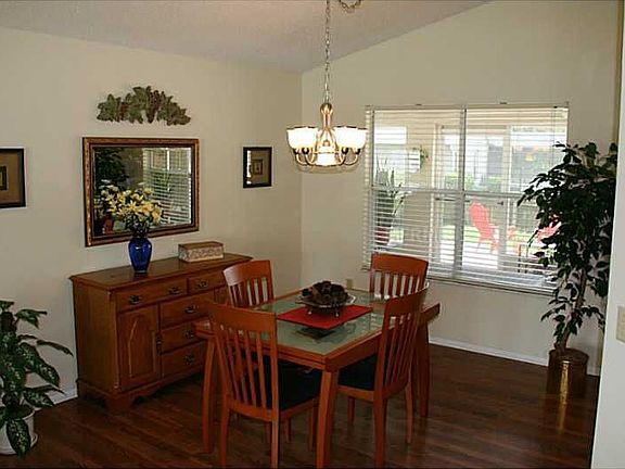 5th image of 1610 Country Ct