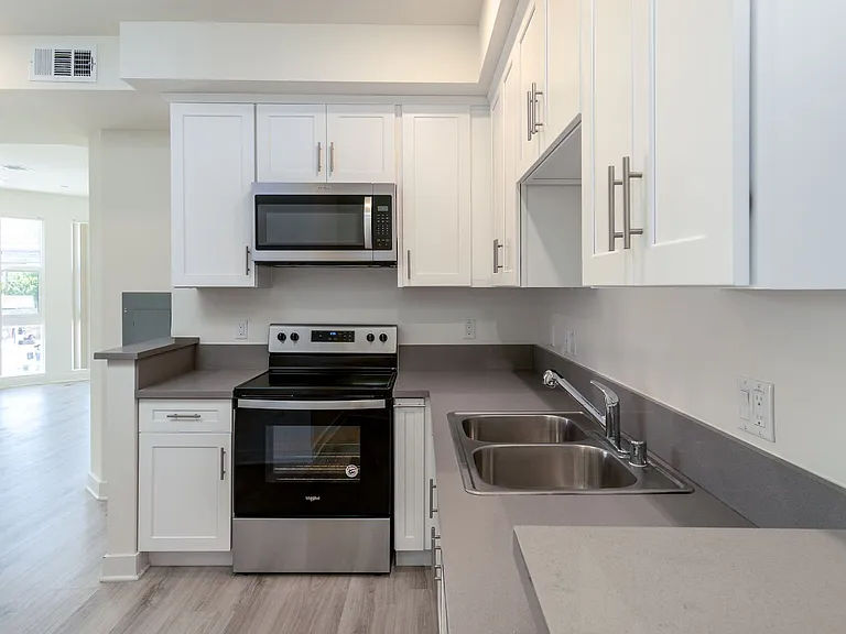 Welcome to Soul Noho. Now Leasing! — Photo 28