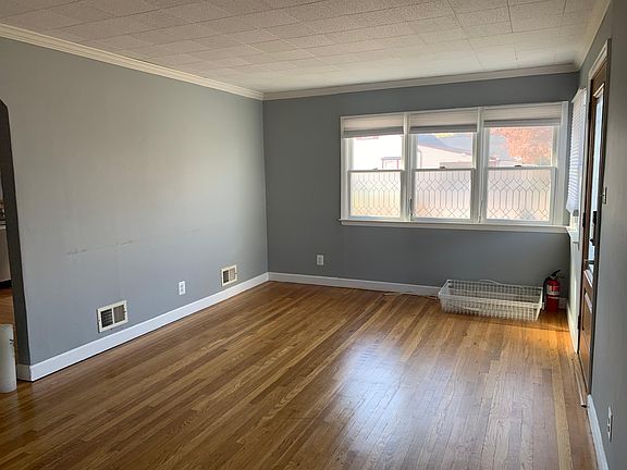 3rd image of 14 Burns Ave
