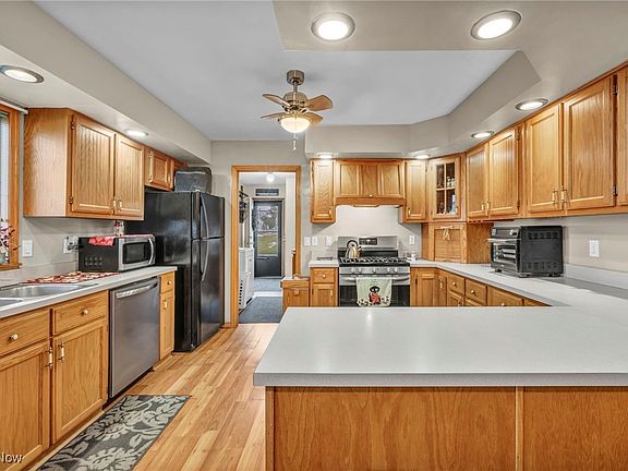 3rd image of 2232 Allium Pl