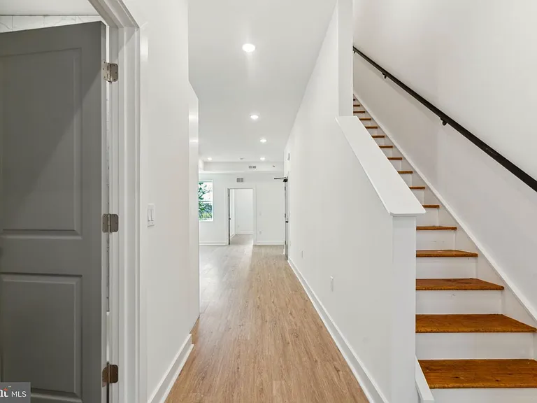 1028 W Dauphin St #3 — Photo 6