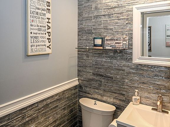 5th image of 44 Clearmont Dr