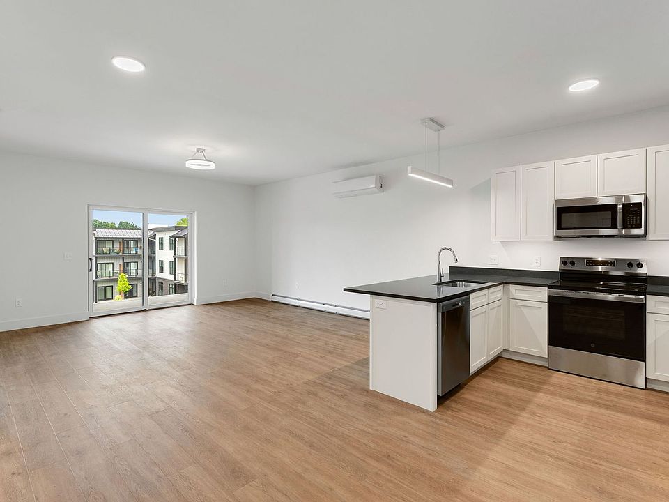 1st image of 118 Dylan Ave #107