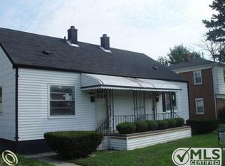 18555 Beechwood St, Roseville, MI 48066