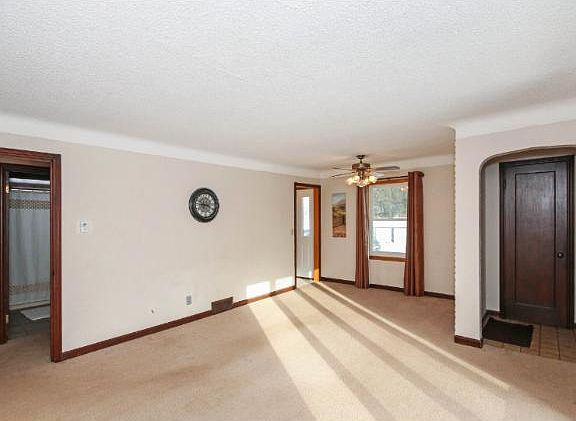 5th image of 941 Lovell Ave