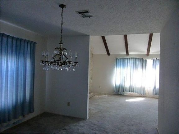 4th image of 403 Tanglewood Dr
