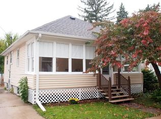 423 South St, City Of Oconomowoc, WI 53066