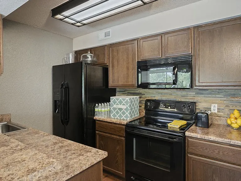Arcadia at Overland Park — Photo 24