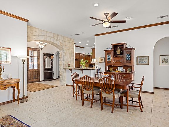 5th image of 3801 Club House Dr Unit 12