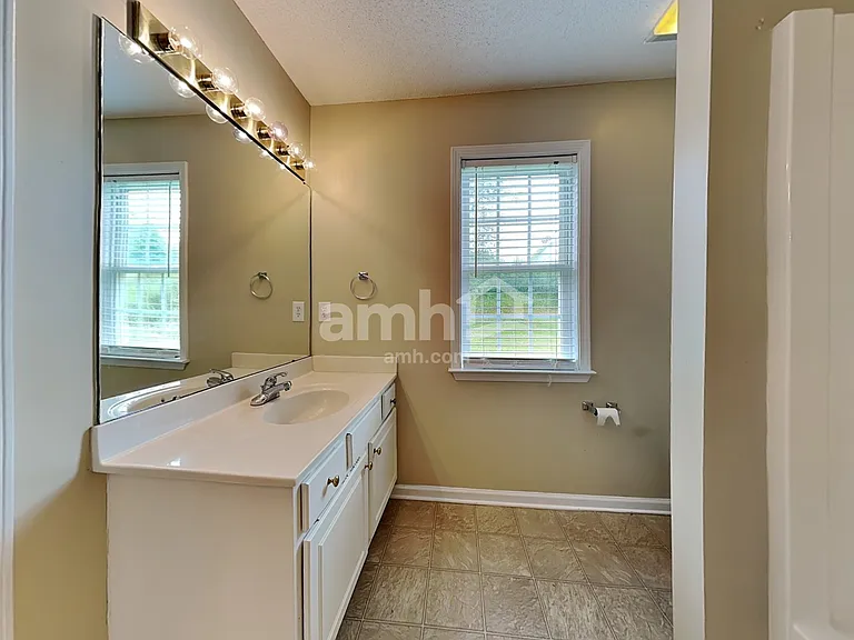 301 Kingfisher Dr — Photo 10