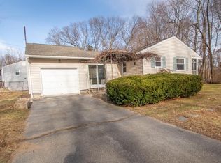 402 Birnie Ave, West Springfield, MA 01089