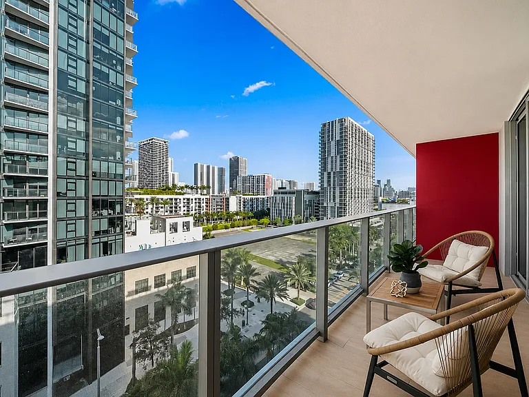 3100 NE 1st Ave #905 — Photo 43