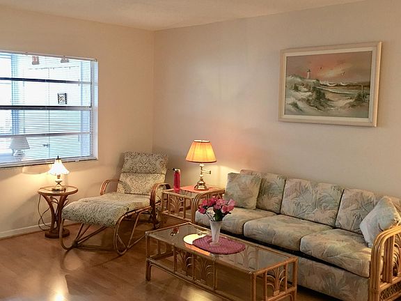 4th image of 13940 Anona Heights Dr APT 40