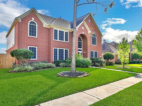 3rd image of 3411 Lawson Dr