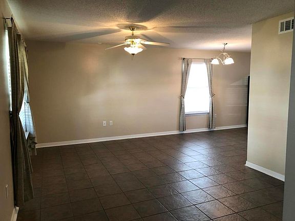 3rd image of 1658 Bennetts End