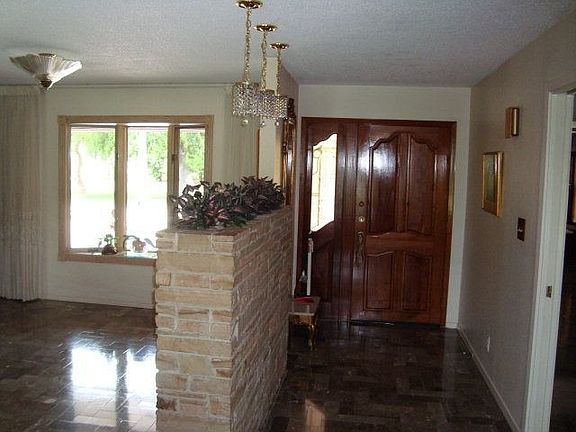 2nd image of 2940 Hackberry Ln