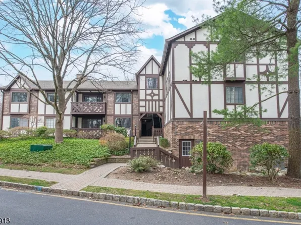 102 Mark Twain Way #102, Mahwah Twp., NJ 07430