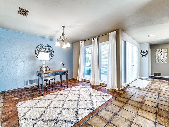 2nd image of 1716 Alameda Ct