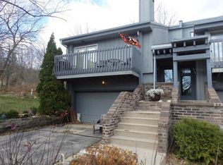 845 Kendall Ln, Lake Geneva, WI 53147