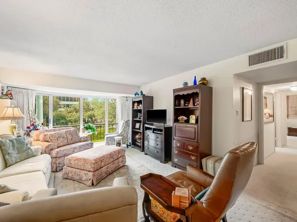 5050 Ambassador Way APT 201, Houston, TX 77056