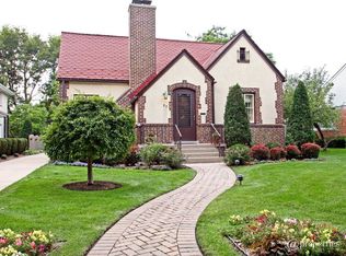 20 Berry Pkwy, Park Ridge, IL 60068