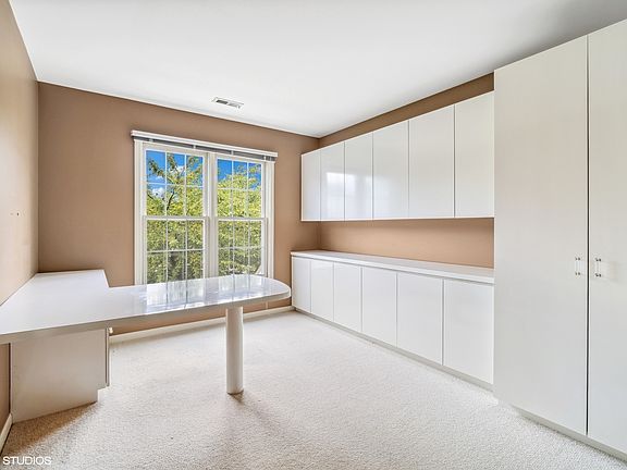 5th image of 104 Yale Ct #104