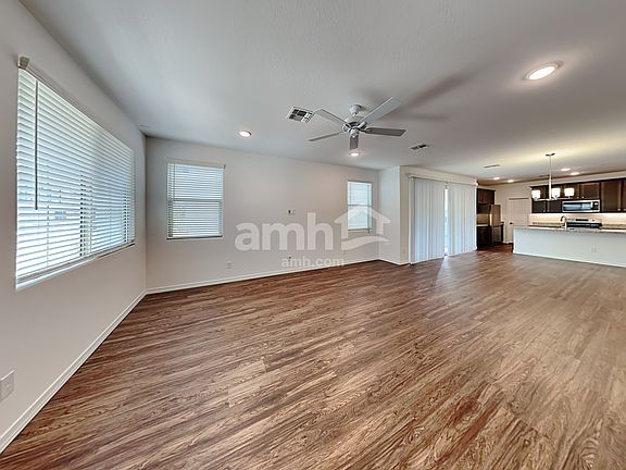4th image of 850 S 150th Dr