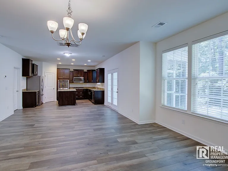 104 Elliot Creek Ln — Photo 8
