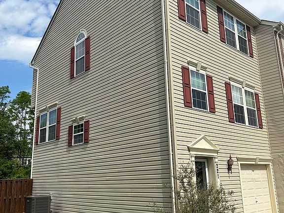3rd image of 221 Woodstream Blvd