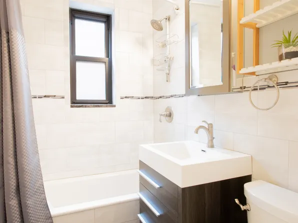 7423 Ridge Boulevard image 11 of 25