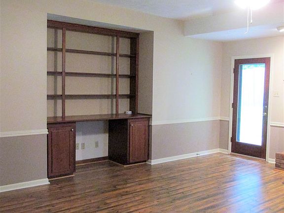 3rd image of 2 Amberwood Ct