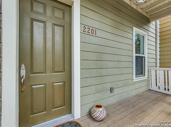 4th image of 400 E Guenther St Unit 2201