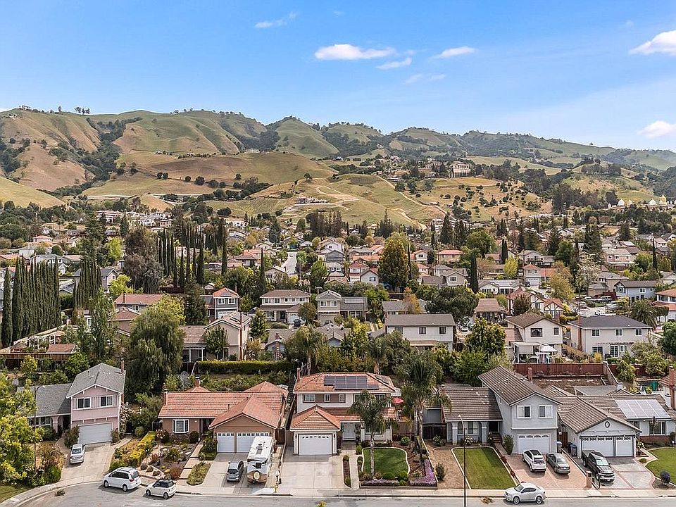 2nd image of 3621 Cobbert Dr