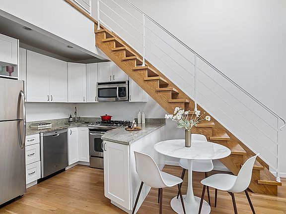 3rd image of 390 14th St APT 5