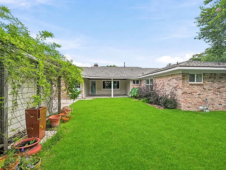6131 Yarwell Dr — Photo 38
