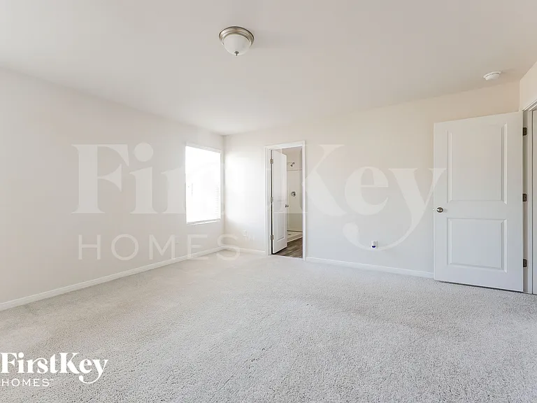 2104 Cedar Bend Dr — Photo 9