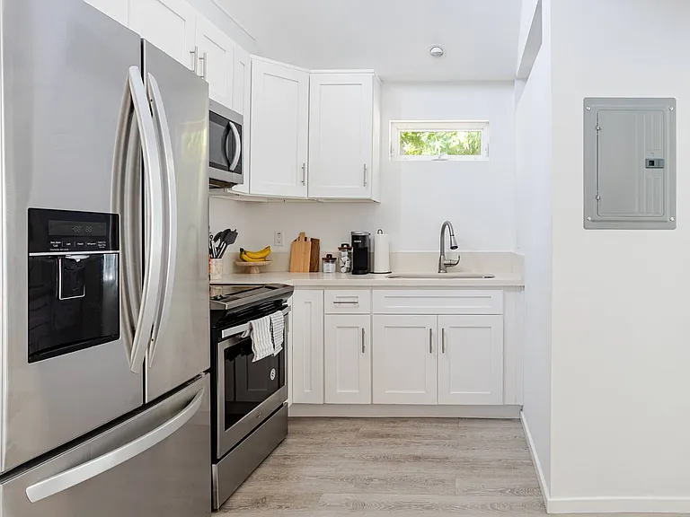 4055 Coolidge Ave #A — Photo 10