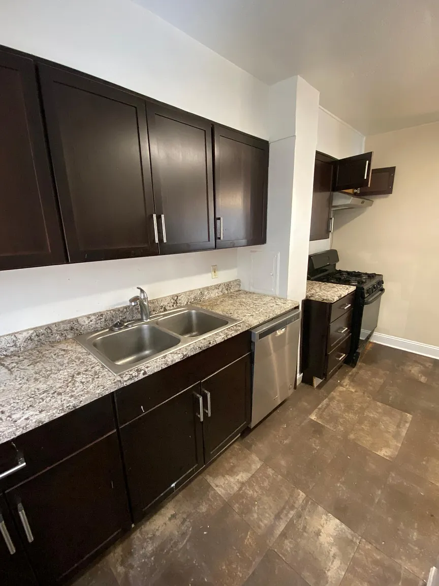 14460 Superior Rd photo 1