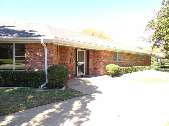 4th image of 901 Overhill Dr